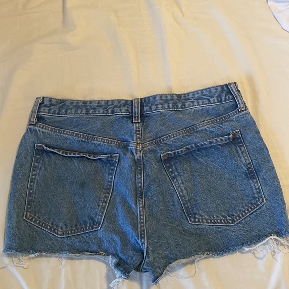 Old navy distressed shorts - Picture 2 of 2